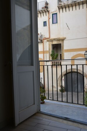 Interior - Wohnung mit Balkon by Interhome (Palermo)