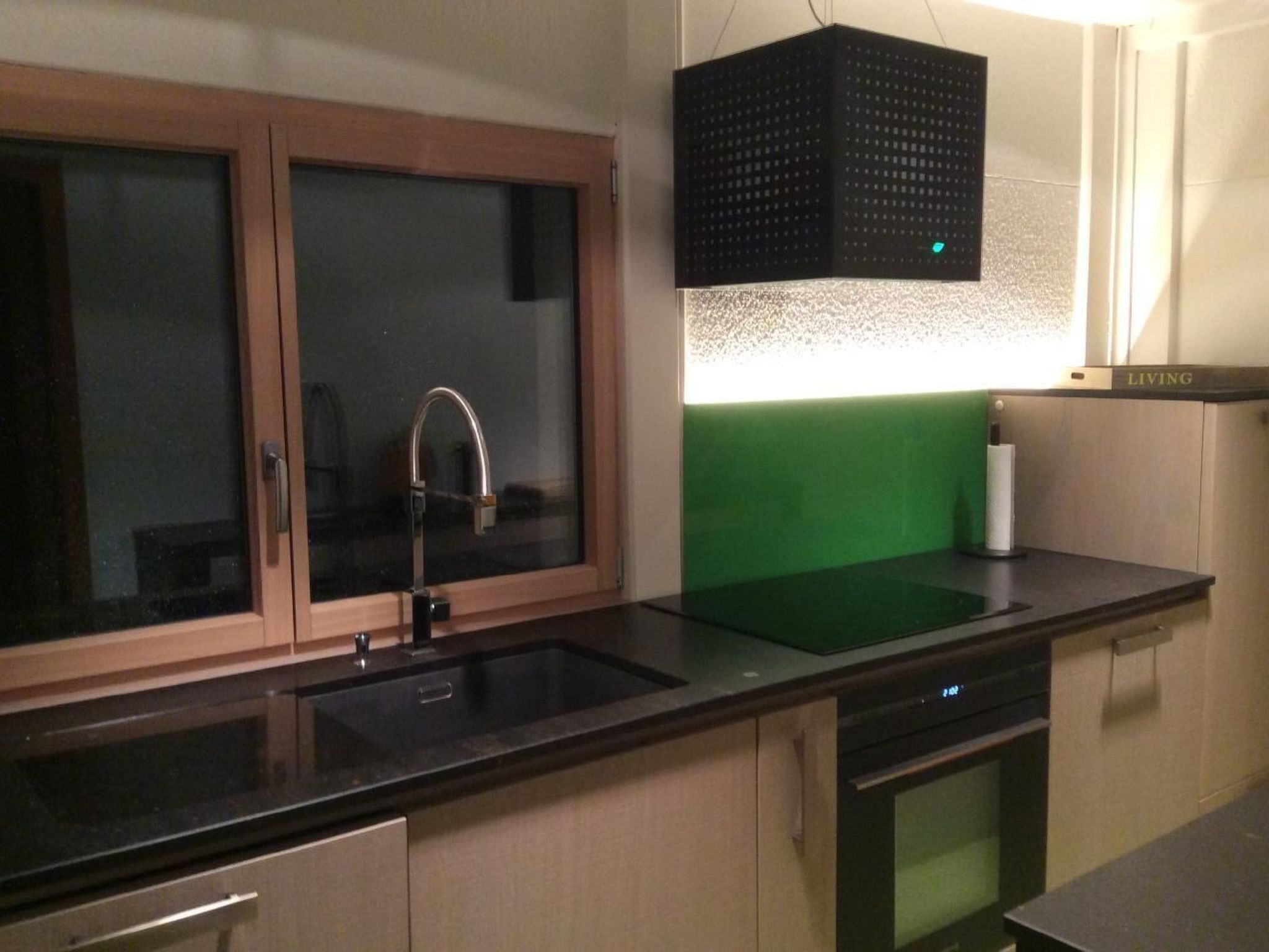 Fridge, oven, dishwasher, cookware/dishes/utensils