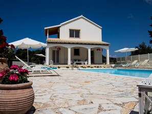 Pool - Ferienvilla mit Garten, Grill und Terrasse by Interhome (Acharavi)