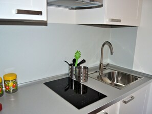 Fridge, microwave, oven, cookware/dishes/utensils - in Strandnähe by Interhome (Cavoli)