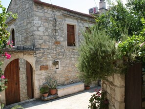 Exterior - in Douliana mit Großem Balkon by Interhome (Almyrida)