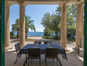 Outdoor dining - Villaflair - Villa Bensa Cavo by Interhome (Cavo)
