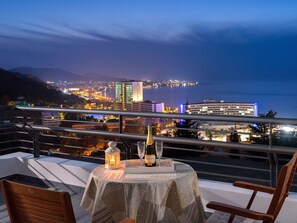 Outdoor dining - Monte Smith Luxus-Villa by Interhome (Ialyssos)