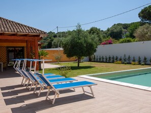 Pool - Vacation home 'Chloe by Interhome (Capitana)