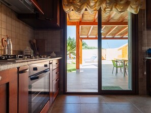 Fridge, microwave, oven, dishwasher - Vacation home 'Chloe by Interhome (Capitana)