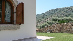 Unclassified image, 5 of 23, button - Villa mit gemeinsamem Pool und Meerblick by Interhome (Agrustos)