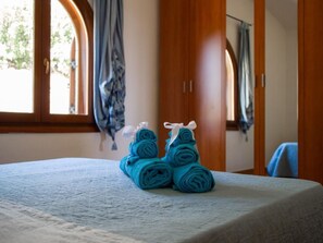 Internet - Villa mit gemeinsamem Pool und Meerblick by Interhome (Agrustos)