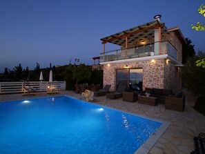 Pool - Luxuriöse Steinvilla Emily nahe dem Strand von Mylos by Interhome (Aj. Nikitas)