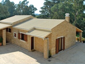 Exterior - mit Privatpool für 5 Personen und 1 Kind in Dassia, Nordgriechenland by Interhome (Kalami)