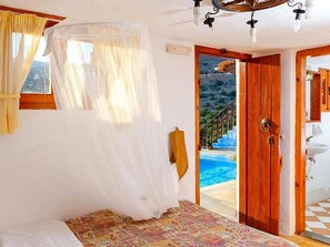 Internet - Kretisches Steinhaus mit Gemeinschaftspool by Interhome (Plaka)