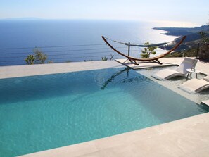 Pool - Luxuriöse "Villa Stefanos" mit Meerblick by Interhome (Agios Vasilios)