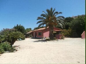 Property grounds - Apartment  by Interhome (Capoliveri)