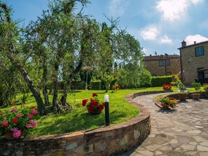 Property grounds - Drei-Zimmer-Wohnungen Borgo Collelungo, erster Stock by Interhome (Castelfalfi)