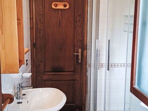 Bathroom - Apartment  by Interhome (Capoliveri)