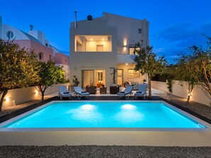 Pool - Luxuriöse Villa in Vasiliki by Interhome (Ialyssos)