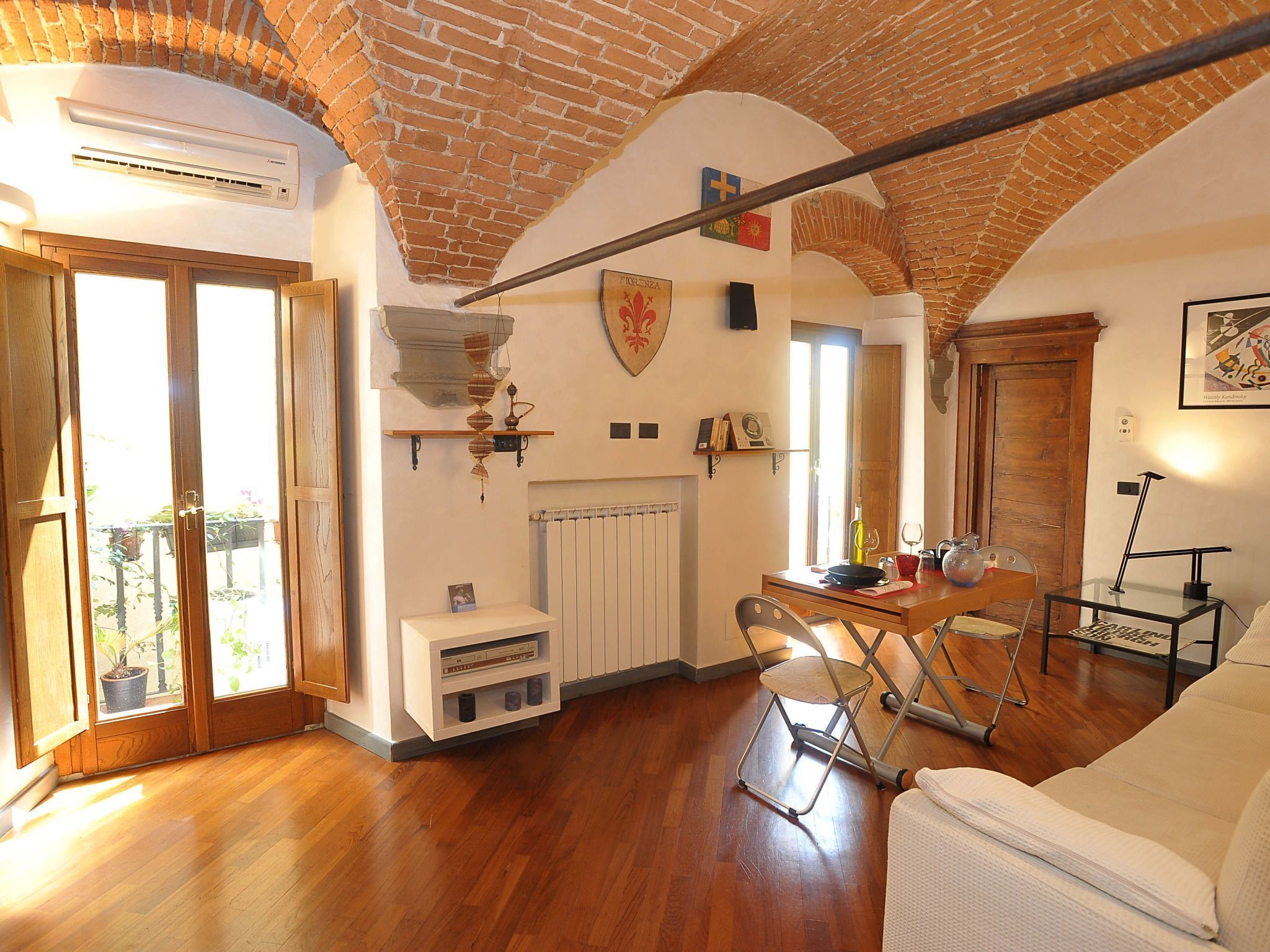 Televisión y reproductor de DVD 