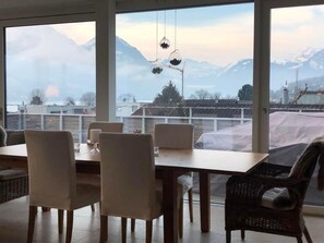 Dining - Penthouse Alpenblick (6 Erwachsene & 3 Kinder) by Interhome (Sarnen)