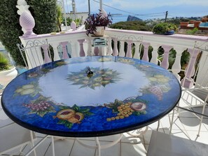 Outdoor dining - Wohnung mit privatem Garten und Grill by Interhome (Ischia Barano)