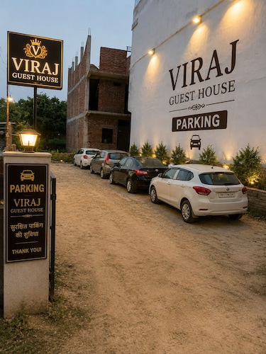 Hotel The Viraj Palace