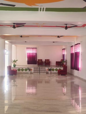 Premium bedding, memory-foam beds, desk, iron/ironing board - Hotel The Viraj Palace (Ayodhya)