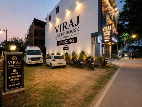Hotel The Viraj Palace