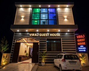 Front of property - Hotel The Viraj Palace (Ayodhya)