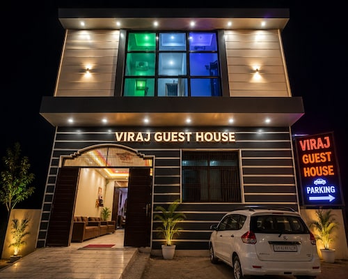 Hotel The Viraj Palace