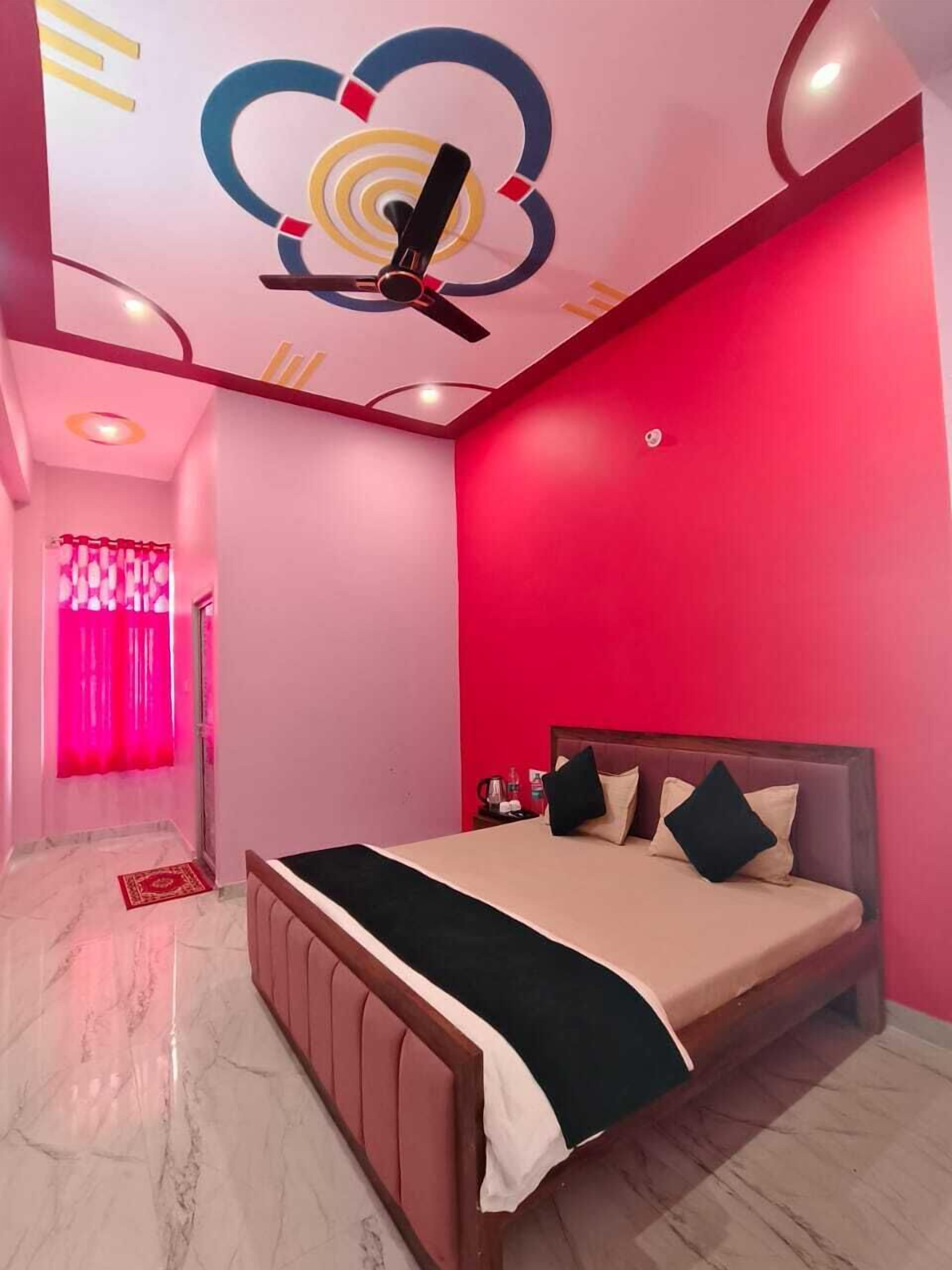 Iron/ironing board, free WiFi