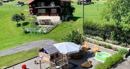 Gina's Apartment - Nähe zu See und Berge by Interhome