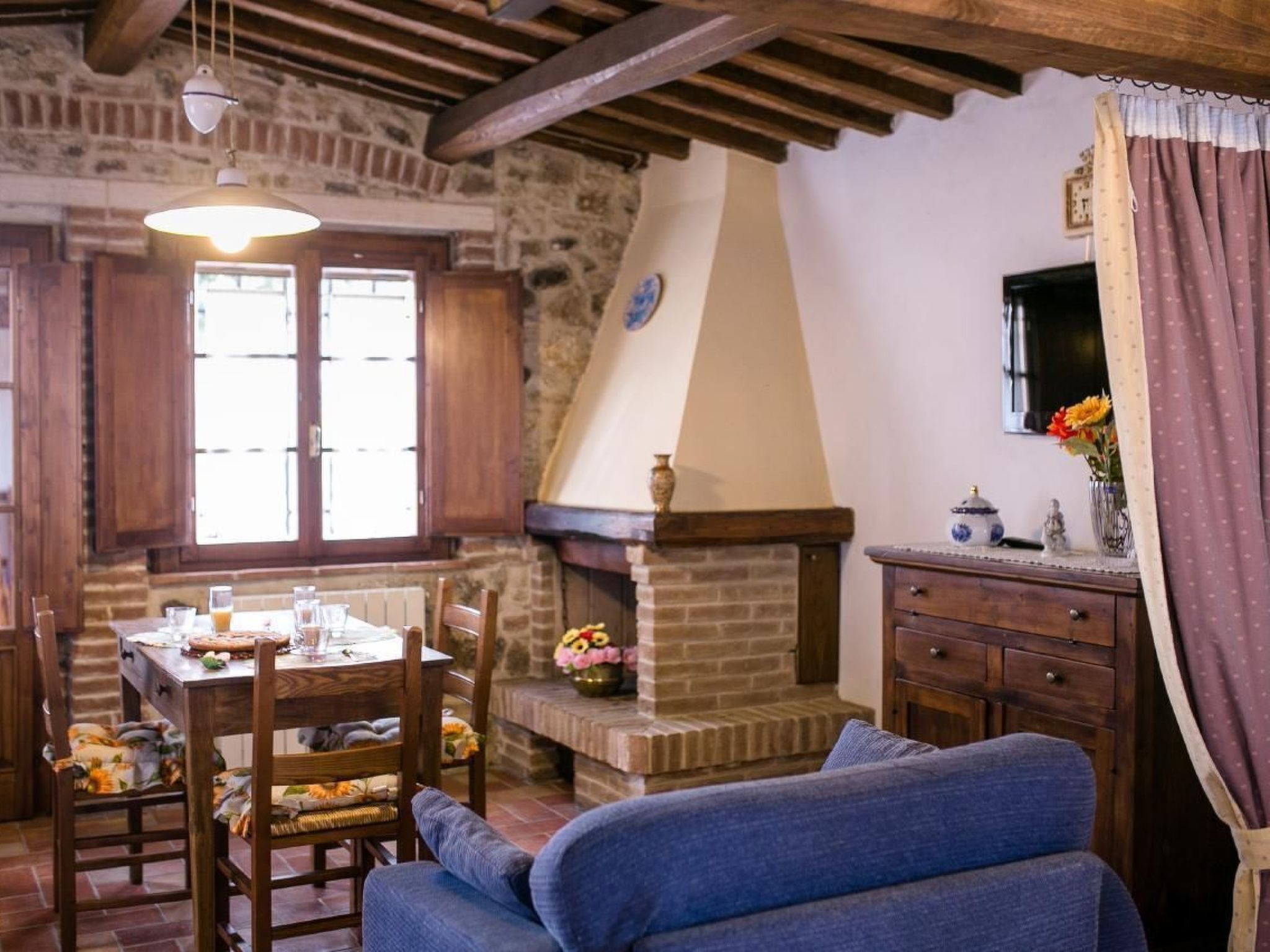 Fernseher, Kamin