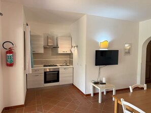 Fridge, oven, cookware/dishes/utensils - Villa in Banani by Interhome (Olmedo)