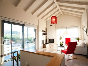 TV, fireplace, DVD player - Villa Levantes - Ferienhaus in Mithimna mit Pool by Interhome (Kissamos Kriti)