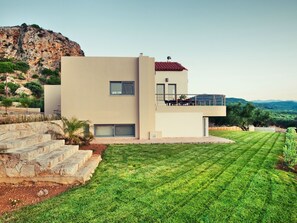 Exterior - Villa Levantes - Ferienhaus in Mithimna mit Pool by Interhome (Kissamos Kriti)
