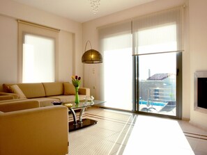 TV, fireplace, DVD player - "Sirocco" mit Blick auf das Wasser by Interhome (Kissamos Kriti)