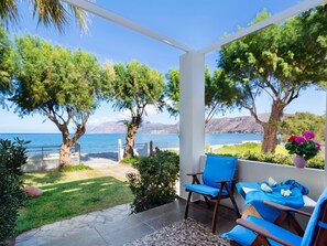 Terrace/patio - Big Blue Exklusive Villa am Meer by Interhome (Kissamos Kriti)