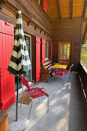Outdoor dining - Chalet Föhrli by Interhome (Sörenberg)