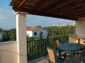 Outdoor dining - Unterkunft mit Terrasse am Meer by Interhome (Calasetta)