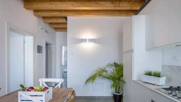 Réfrigérateur, four, lave-vaisselle