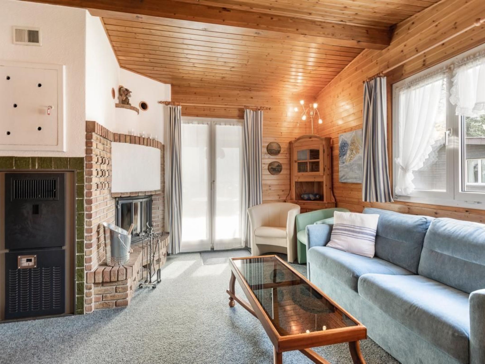 TV, fireplace, DVD player