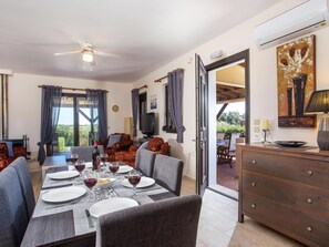 Interior - mit Blick auf das Wasser by Interhome (Gennadi)