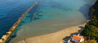Charmantes Steinhaus in Agios Matheos by Interhome