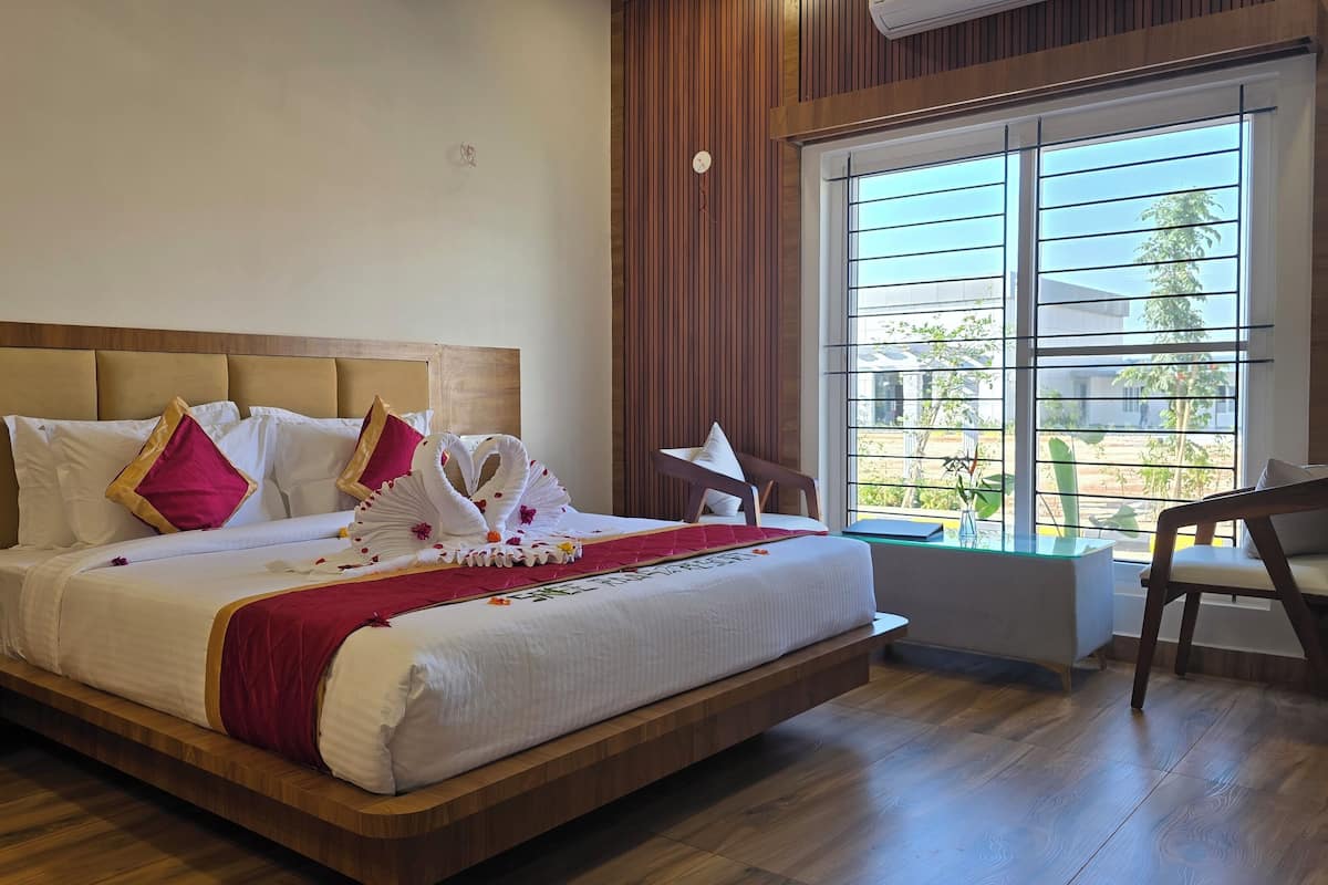 Luxury Villa, Patio, Garden View | Egyptian cotton sheets, premium bedding, down duvets, in-room safe