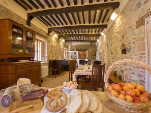 Inside other - Ihr Zuhause in der Ferne by Interhome (Civitella Marittima)