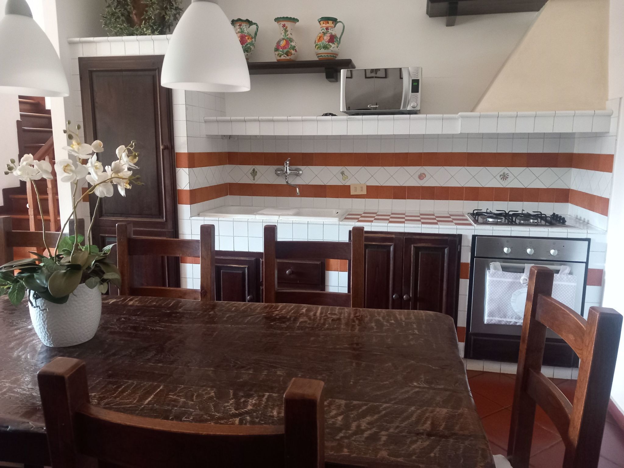 Refrigerador, microondas, horno y lavavajillas 