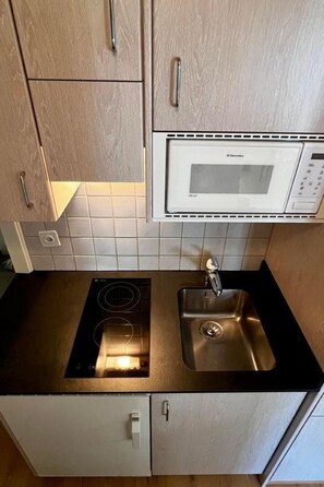 Fridge, microwave, oven, cookware/dishes/utensils - Gemütliche Ferienwohnung im Zentrum Sörenberg by Interhome (Sörenberg)
