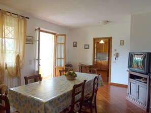 Dining - TV004 Natalia Sopra by Interhome (Camaiore)
