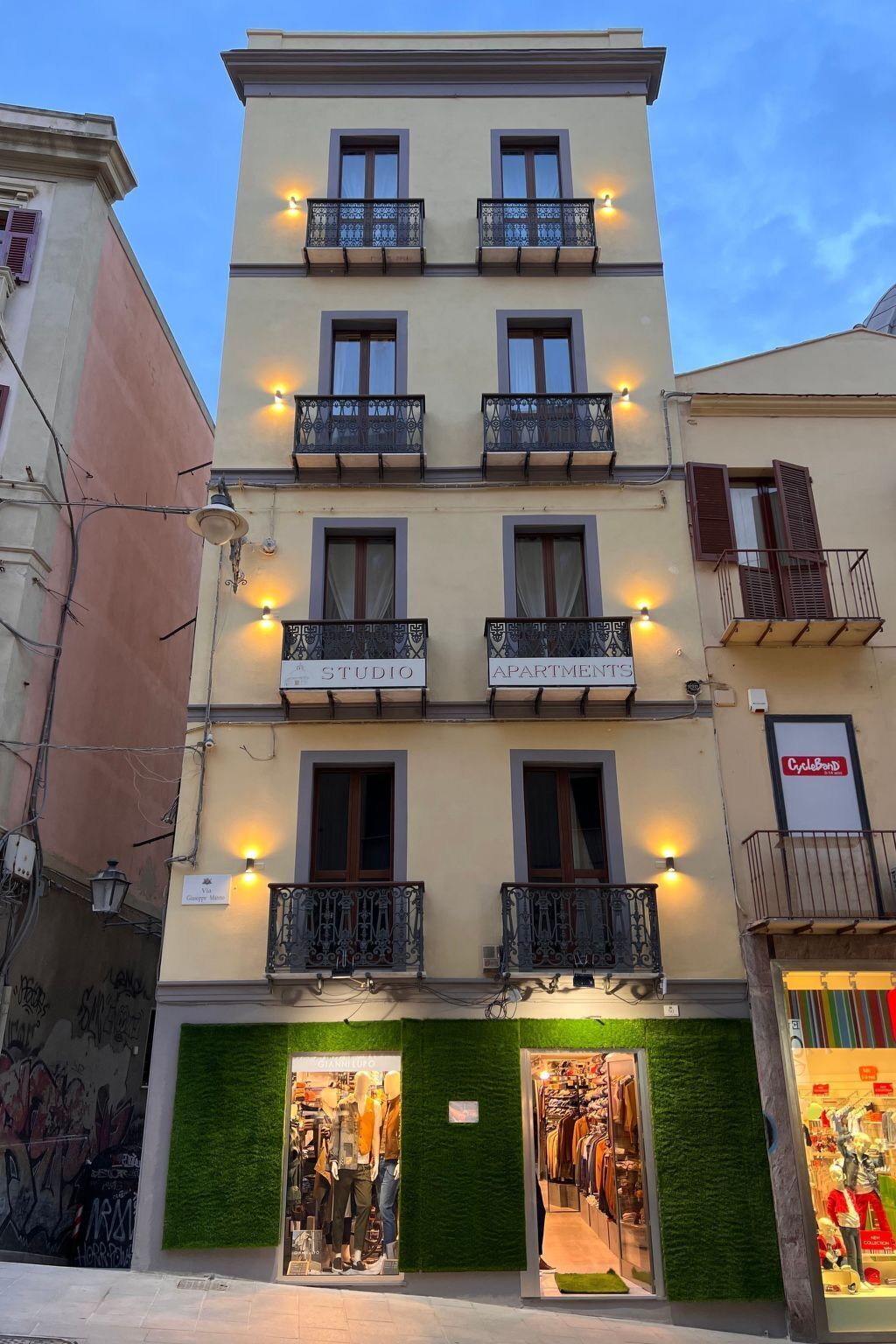 المنشأة من الخارج