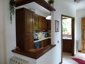 Fridge, oven, dishwasher, cookware/dishes/utensils - mit Garten, Grill und Terrasse by Interhome (Camaiore)