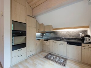 Refrigerador, microondas, horno y lavavajillas 