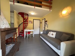 TV - La Casetta in Montagna by Holiday World by Interhome (Lucoli)